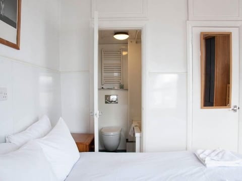 Suite, Private Bathroom (Studio Flat 3) | 1 bedroom