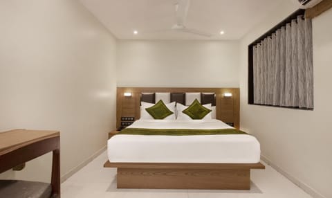 Standard Room | Desk, blackout drapes, free WiFi, bed sheets