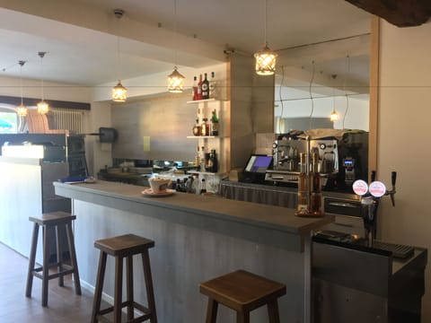 Check-in/check-out kiosk