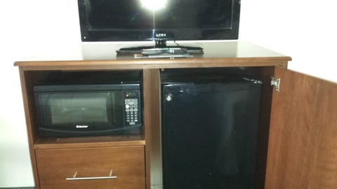 Junior Room | Iron/ironing board, free WiFi, bed sheets