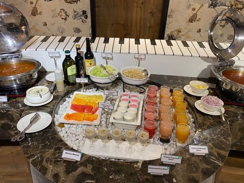 Daily buffet breakfast for a fee