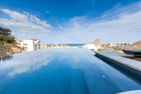 New Pool with great Views of the city,This pool/spa has jets like a hot tub.