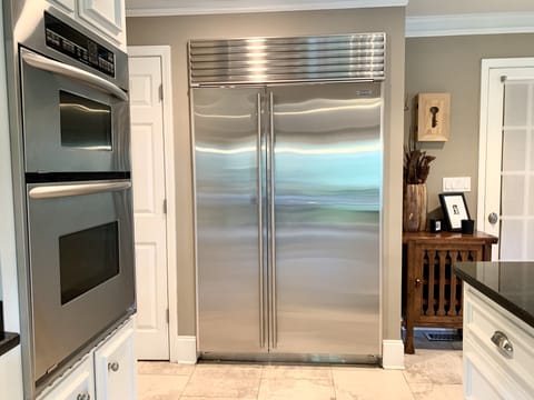 chefs kitchen
subzero 48" refrigerator/freezer
gas wolfe 5 burner cooktop