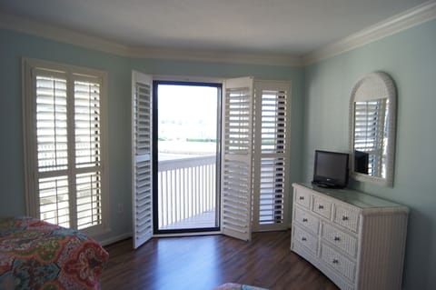 Condo, 3 Bedrooms | Interior
