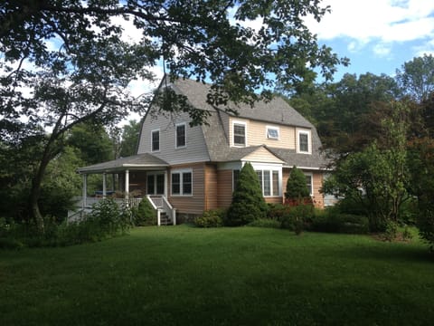 Gardens, Decks and lots of space to share with friends or family