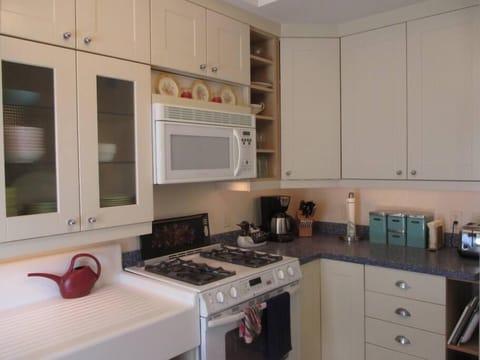 Everything you might need to prepare a home-cooked meal.