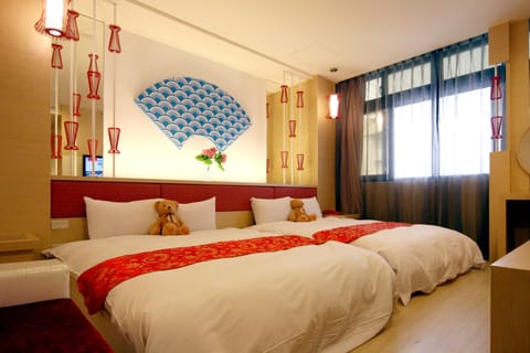 Deluxe Quadruple Room, 2 Double Beds, Non Smoking | Free WiFi, bed sheets