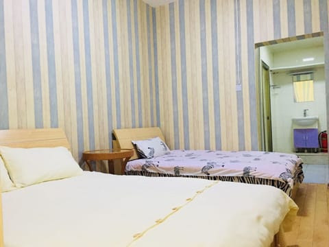 Family Room(Mainland Chinese Citizen Only) | Blackout drapes, WiFi (free)