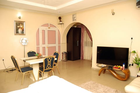 Presidential Suite, 1 Bedroom | Premium bedding, in-room safe, individually decorated