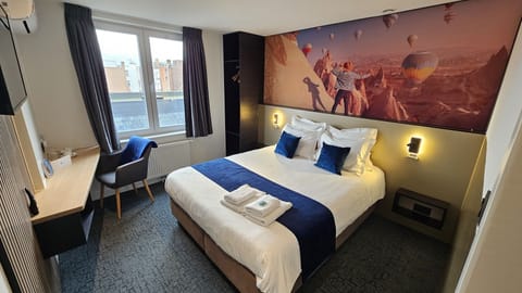 Double Room, 1 Double Bed | Desk, blackout drapes, free WiFi, bed sheets