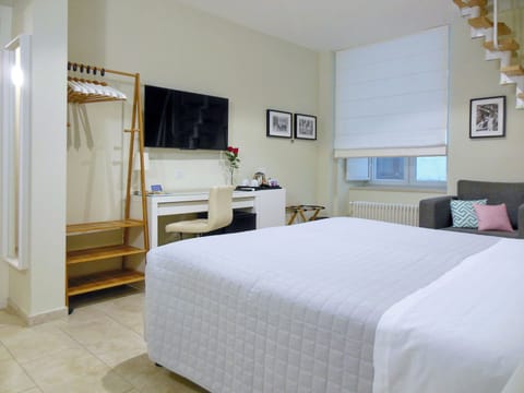 Premium bedding, pillowtop beds, minibar, in-room safe