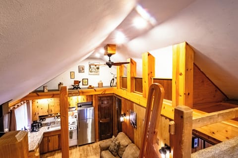 Family Cabin, 1 Bedroom, Kitchen, Mountain View (dog friendly) | Premium bedding, memory foam beds, individually decorated