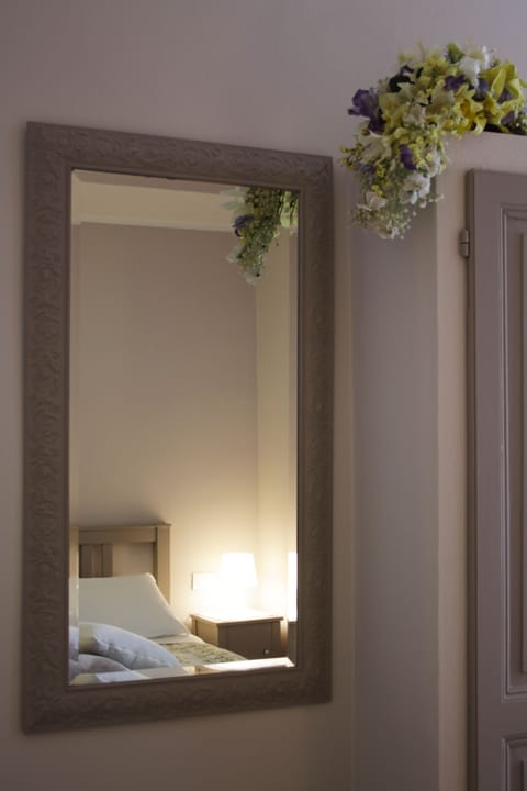 Double Room | Desk, free WiFi, bed sheets