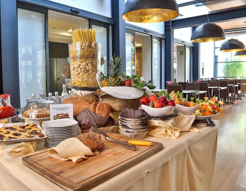 Daily buffet breakfast (EUR 8 per person)