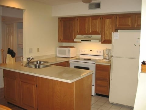 New appliances. Quality dinnerware, flatware &cookware. Keurig & pot coffeemaker