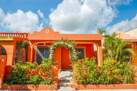 Front of the house, overlooking the park with cenote