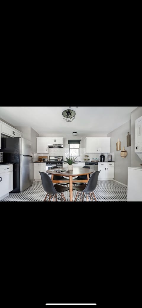 Gas stove. Oven. Microwave. Dishwasher. Refrigerator. Toaster. Coffee Bar.