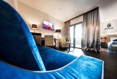 Premium bedding, minibar, in-room safe, desk
