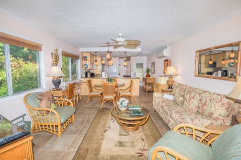 Kahana Sunset D11 - Living Room