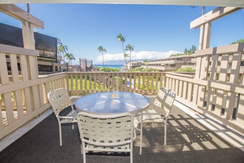 Kahana Sunset D2 - Lanai