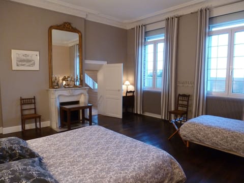 Family Room | Individually decorated, individually furnished, desk, laptop workspace