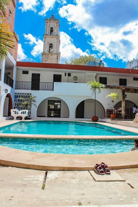 Outdoor pool, open 9 AM to 9 PM, sun loungers