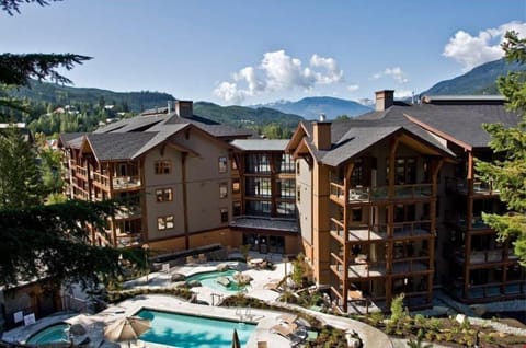 Guests can enjoy the amazing on-site amenities at Evolution.