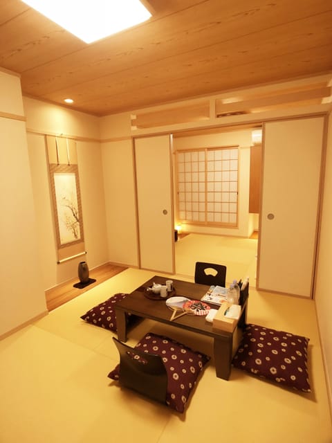 Family Suite, Multiple Beds, Non Smoking (Yellow) | 2 bedrooms, down comforters, individually decorated