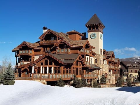 Arrowhead Village offers a collection of incomparable vacation rentals including condos and private single family homes.