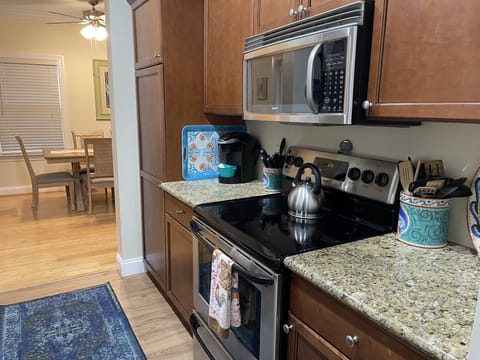 Kuerig coffee pot and regular Mr. Coffee pot