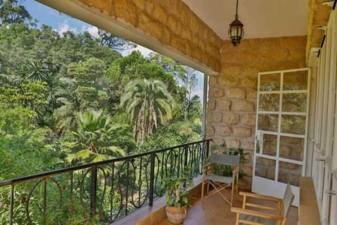 Deluxe Room, 1 Queen Bed, Garden View | Garden view
