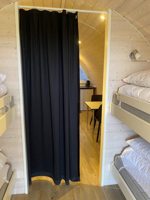 Family Cabin | Desk, free WiFi