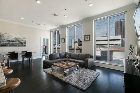 Floor to ceiling windows give wonderful views of downtown new orleans.