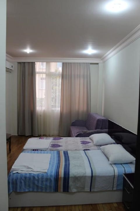 Deluxe Suite, Non Smoking | Desk, soundproofing, rollaway beds, free WiFi