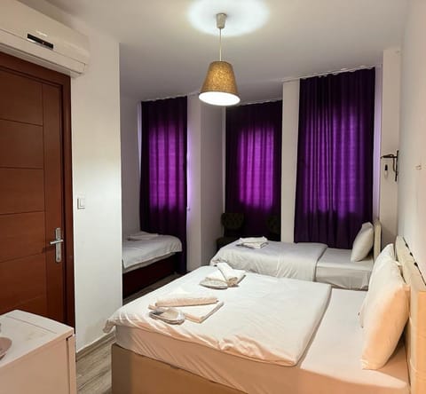 Standard Triple Room | Hypo-allergenic bedding, in-room safe, soundproofing, free WiFi
