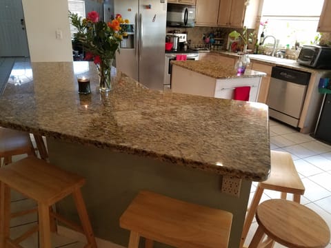 Kitchen w/ 2 island, granite-fully equipped-crockpot, coffeepot, rice cooker...