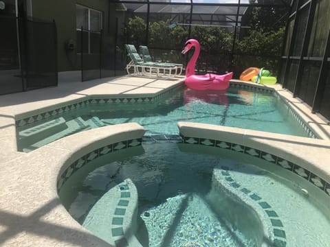 PRIVATE POOL/SPA