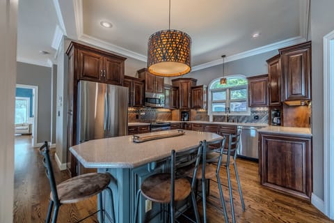 Picture yourselves enjoying a fully stocked kitchen, cooking and sharing meals.