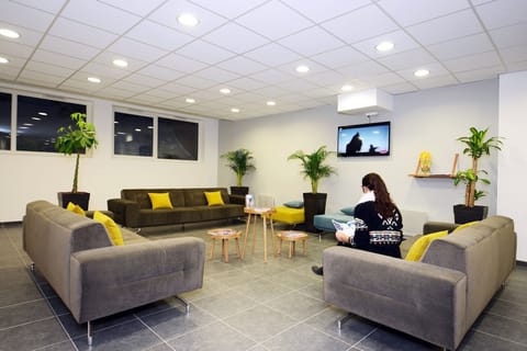 Entrance / Reception