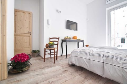Double Room, Balcony, City View | Desk, cribs/infant beds, free WiFi, bed sheets