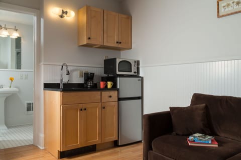 Room (12) | Premium bedding, desk, free WiFi, bed sheets