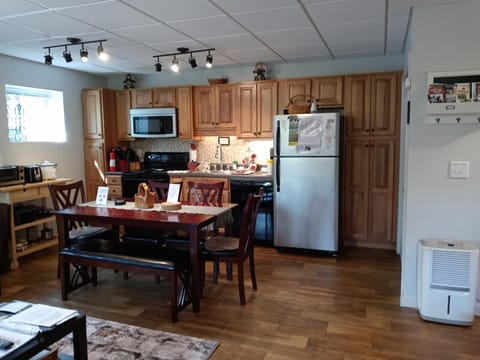 Kitchen dinning room area