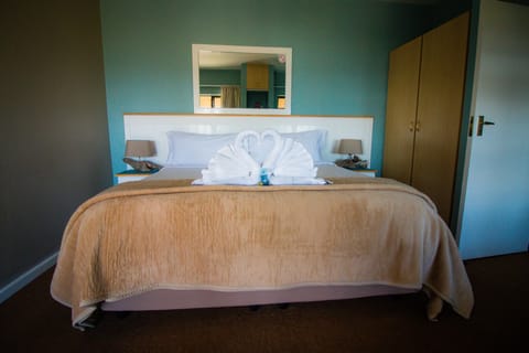 Honeymoon Room, Partial Sea View | In-room safe, blackout drapes, soundproofing, free WiFi
