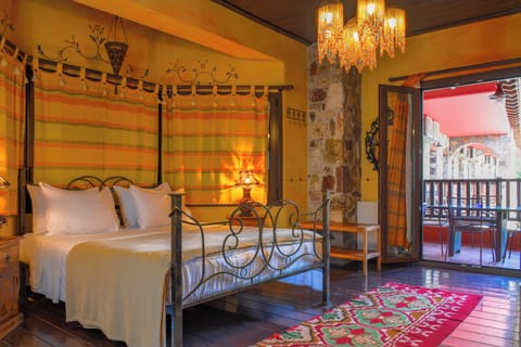 Double Room (Meteora view) | Soundproofing, iron/ironing board, free WiFi, bed sheets