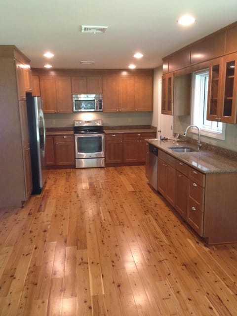 Kitchen, Granite Countertop and SS Appliances