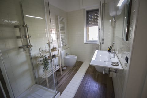 Economy Double Room | 1 bedroom, desk, free WiFi, bed sheets