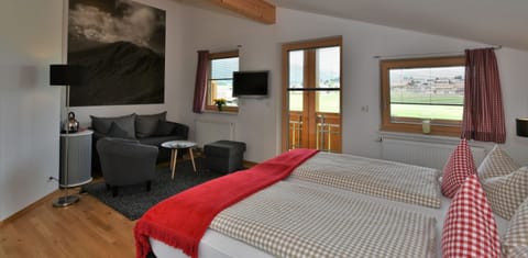 Grand Double Room, Balcony | Free WiFi