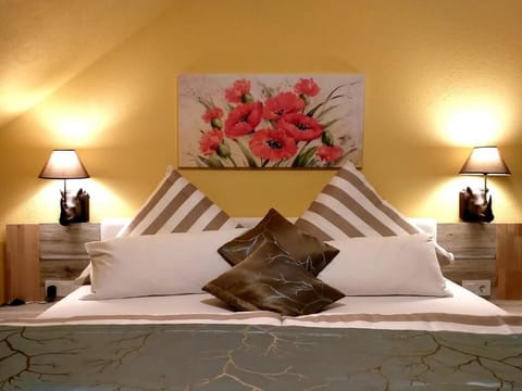 Standard Double Room, Non Smoking | Minibar, in-room safe, desk, soundproofing