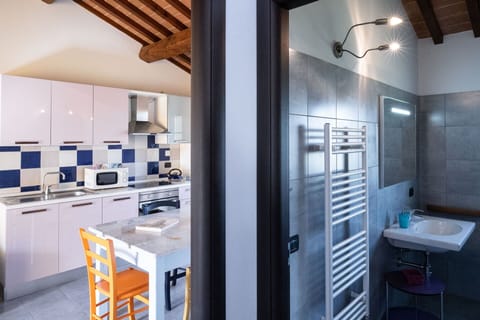 Property, Building, Interior Design, Architecture, Sink, Floor, Flooring, Wall, Wood