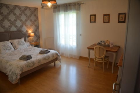 Premium bedding, individually decorated, individually furnished, desk